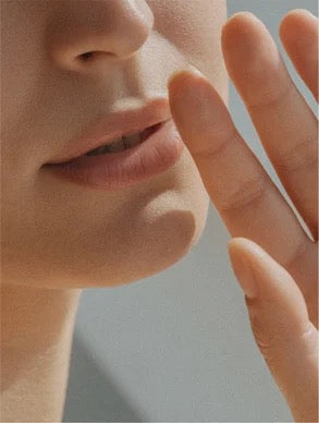 Nettoyant à Base d'Huile et de Lait pour les Peaux Sensibles